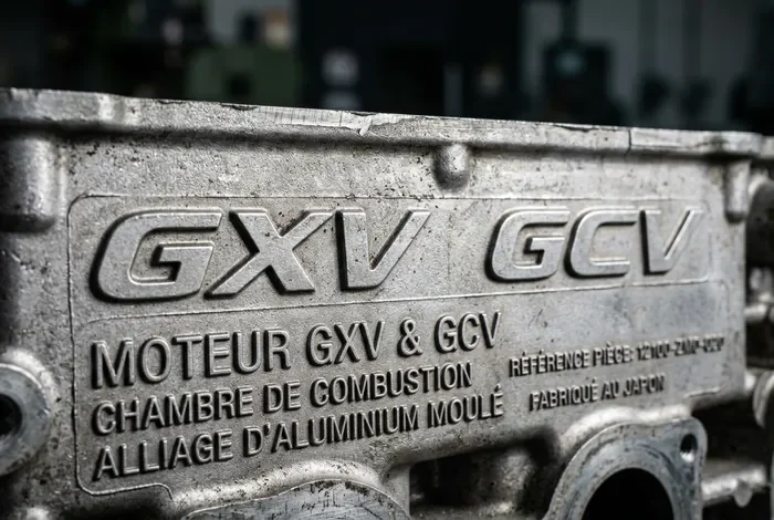 Différence Honda GCV et GXV : Comparatif - Honda GCV vs GXV : Le Guide Ultime - Quel moteur Honda choisir pour votre tondeuse ? Gros plan sur les moteurs Honda GCV et GXV